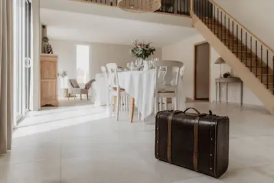 Image de Maison de Charme \"La Belle Romance\" - Piscine Privée - Classée 4 étoiles