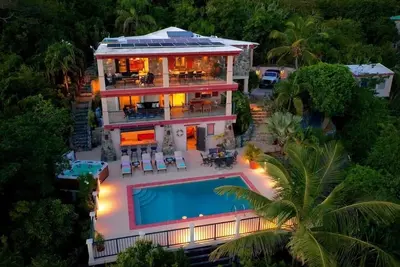 Image de Riley's Retreat - Spacious Villa with Private Pool