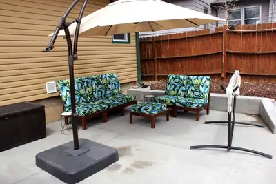 Image de Conveniently located, quiet, clean, with ample amounts of amenities+Hot Tub!