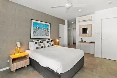 Image de Tenterfield on Oak is the serene tropical beachfront retreat you have been searching for!