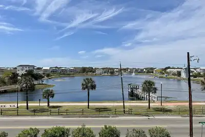 Image de Doubleview Delight- Ocean and lake views in the heart of Carolina Beach