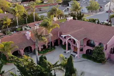 Image de Private Mediterranean with 10 Bedroom, 7 Bathroom and Indoor Pool