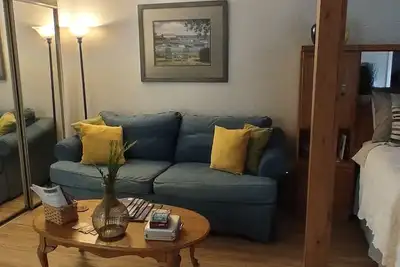 Image de 30 mins. from Traverse City! Quaint retreat. Perfect for two, centrally located.
