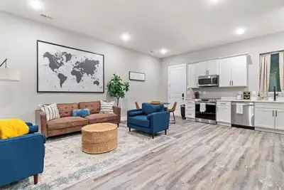 Image de Luxury Townhome in Southside for Mid Term Stays