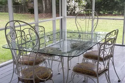Image de Gorgeous Renovated Home - 3 min from I-10