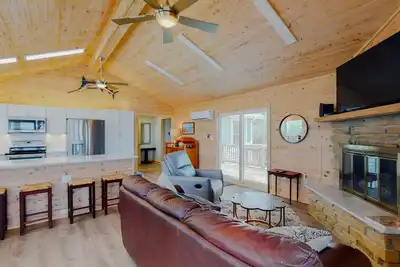 Image de Water-view home with private hot tub, 2 kitchens, & W/D - steps to beach access