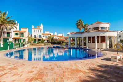 Image de Merengue Grey Apartment, A/C, WiFi! New!