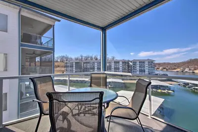 Image de Boat Slip, Views: Waterfront Lake Ozark Condo!