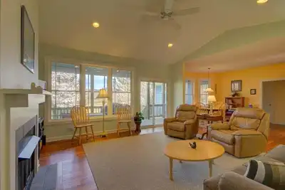 Image de Shea Farm River Valley near Brevard, one level easy access, Garage, Dogs Ok, free Biltmore Pass