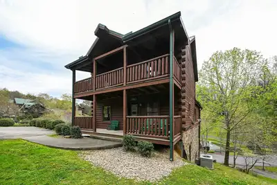 Image de Free Attractions, Hot Tub, Pool Table, Resort Pool, Easy Access, Fishing Pond