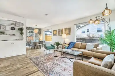 Image de El Sereno Ascent! Pet-Friendly Executive Home