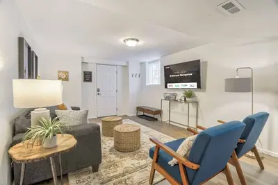 Image de El Sereno Bungalow! Pet-Friendly Ivywild Flat