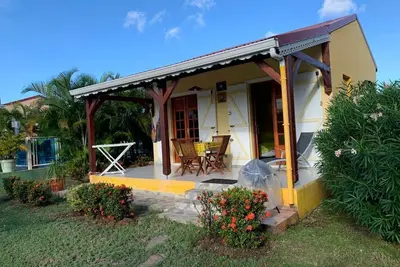 Image de Toumblak - Bungalow with swimming pool 5 minutes from the beach