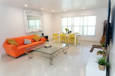 Image de Beautiful★ Private★ 3br/2ba 🏖 5 Min to the Beach!
