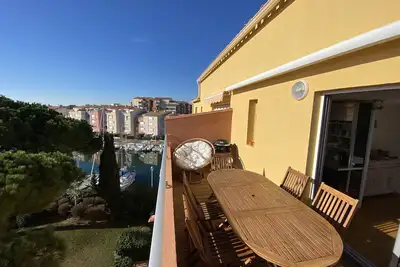 Image de Apartment, swimming pool, park, 2 bedrooms and sleeping area, 6 adults, double terrace