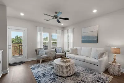Image de Sea Haven at Serenity -New home w game room, mins from Beach Golf cart! Hot Tub!