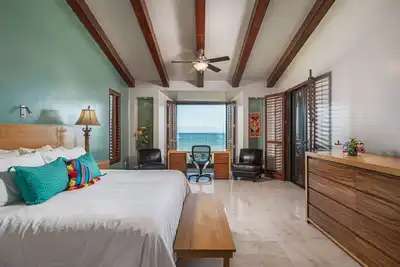 Image de Family-Friendly Ocean View Condo– Airport Transport July-Oct!