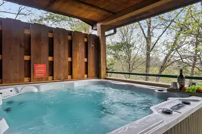 Image de <1 mi Dollywood*Massage Chair*Hot Tub*Pool*View*Pool Table*Ping Pong*Ps5*Dog