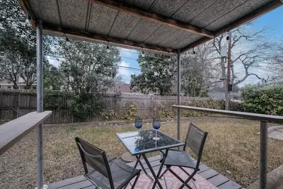 Image de Bright & airy 3 bedroom home centrally located in zip 78209!