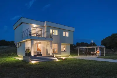 Image de Maison de vacances Vodnjan pour 1 - 8 personnes avec 3 chambres à coucher - Maison de vacances