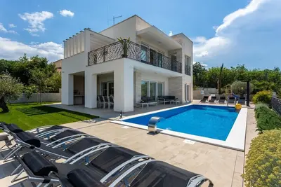 Image de Maison de vacances Vantačići pour 1 - 8 personnes avec 4 chambres à coucher - Maison de vacances