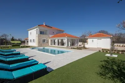 Image de Maison de vacances Pirovac pour 1 - 11 personnes avec 4 chambres à coucher - Maison de vacances