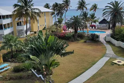 Image de Oceanfront Oasis; Fun family retreat, with private pool, snorkeling steps away.