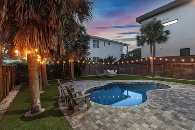 Image de ☀️Across from beach-Private Pool-Barefoot Bungalow☀️