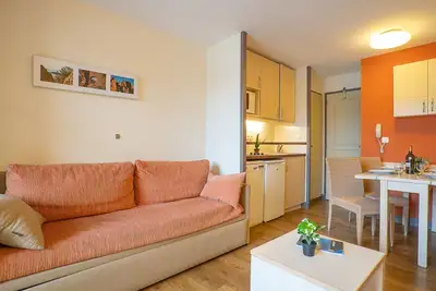 Image de Agréable appartement avec climatisation, Wifi, piscine, Tv, terrasse, animaux admis et parking