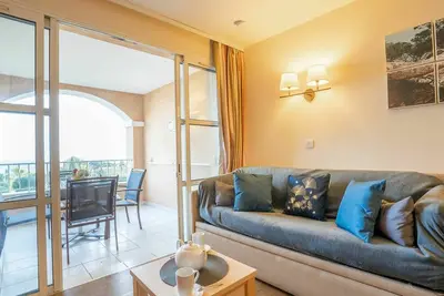 Image de Confortable appartement pour 4 personnes avec climatisation, Wifi, piscine, Tv, terrasse et parking
