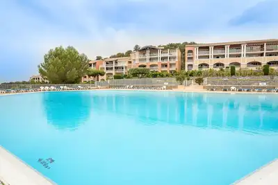 Image de Joli appartement pour 6 personnes avec piscine, Wifi, Tv, terrasse et animaux admis