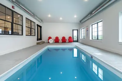 Image de 10 Bedroom w/ Private Heated Pool - Hot Tub - Games
