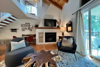 Image de Bright-Modern Lake & Mountain Vacation Loft