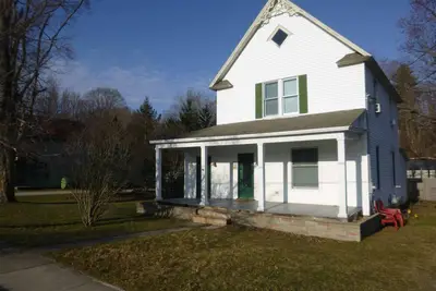 Image de Welcome to our farmhouse! Come and enjoy Empire. You will be happy you did.