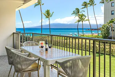 Image de Maui Resort Rentals: The Whaler 212 - Gorgeous Remodel, 1br/2ba w/ Ocean and West Maui Mountain Views!