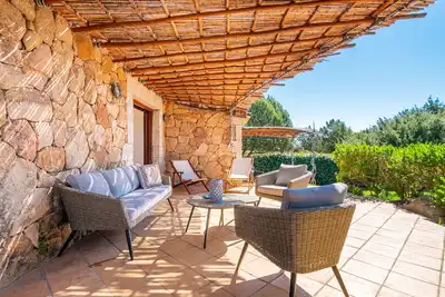 Image de Villa \"Sa Villa Cala Ginepro\" avec vue sur la mer, jardin et Wi-Fi