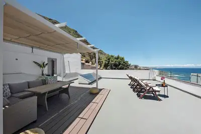 \"Bella Home\", avec vue sur la mer, terrasses et Wi-Fi.