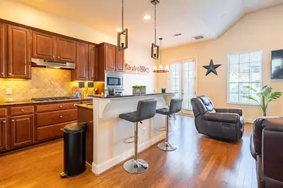 Image de Cozy, clean and pet friendly townhome in Houston 3 bedroom near med ctr