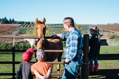 Image de Idyllic Farm Retreat for Family & Friends - One hour from Portland, Or.