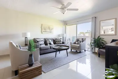 Image de Lovely 2 Br Condo | Pools | Covered Parking