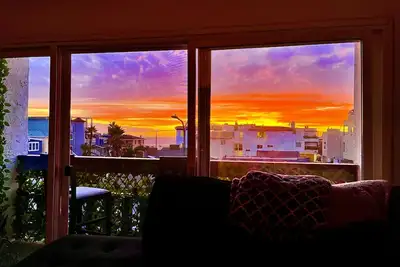Image de ✅2Br-2Bth🌴1/2 Block off Hermosa Beach Sand 🌊Ocean View 🚗 2 Garage Parking