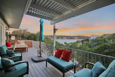 Image de Beach & Pool Access at Lake Travis Family Getaway!