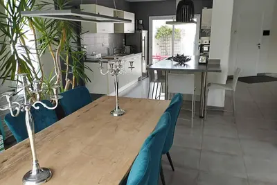 Image de Villa avec piscine à 3 minutes de la plage