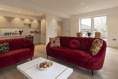 Image de Modern 2 Bed\/2 Bath Apartment with Parking in Bath