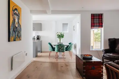 Image de Family Friendly 2 Bed Garden Apt with Parking