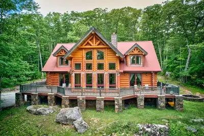 Image de Big Elk Lodge - Luxury home in Eagles Nest, walk to Great Camp, firepit
