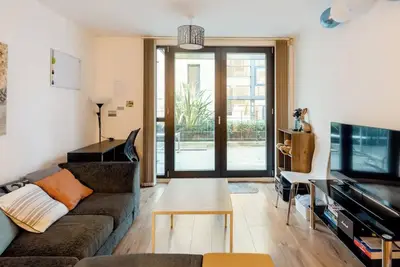 Image de Spacious 1 bed Executive Apartment + Workspace, unlimited coffee & Parking
