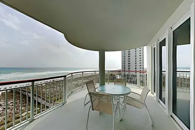 Image de Spacious Gulf Front Condo - Stunning Views + On-Site Amenities!