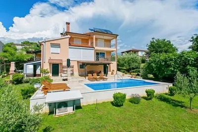 Image de Pool, garden, quiet location, beautiful outdoor view