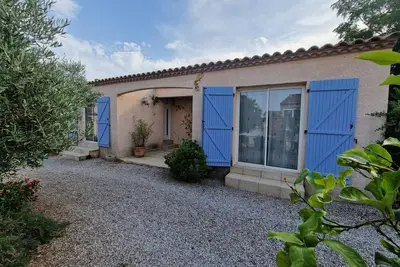 Image de Les Favières. Gîte climatisé, Piscine. Wifi, Parking. Mer 15min. Cœur vignoble